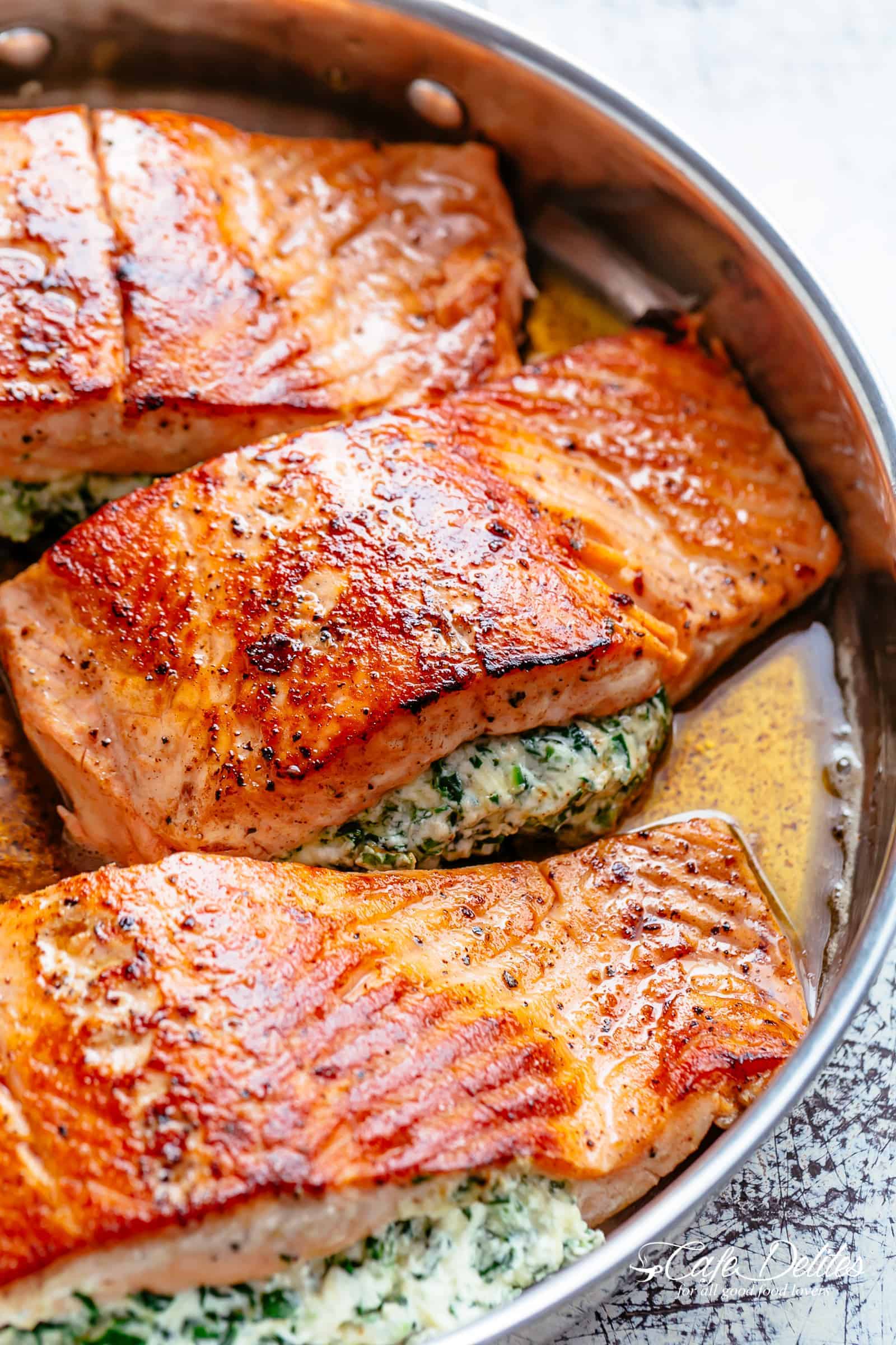 Delicious Creamy Spinach Stuffed Salmon: Crispy Skin, Tender Fillet